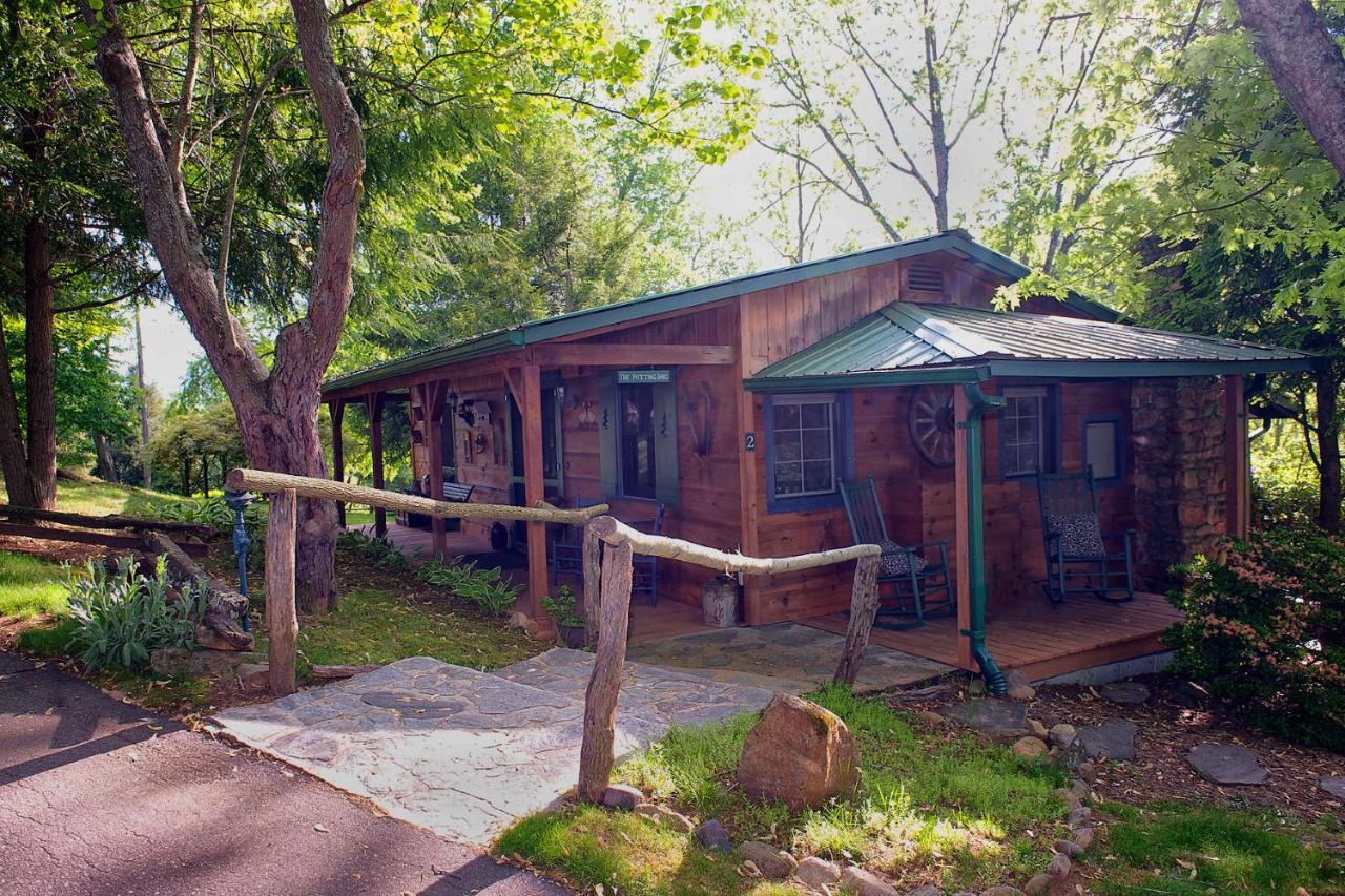 Mountain Springs Cabins Hotel Candler Екстериор снимка